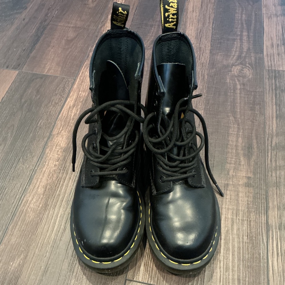 Dr. Martens 1460 Smooth Leather 8-Eye Combat Boots Black Yellow Stitch Size 7L